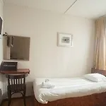 Budget Hostel Bargain Toko *