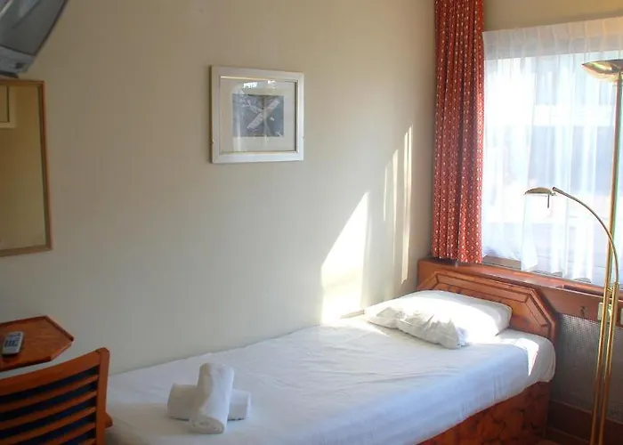 Hostel Budget Hostel Bargain Toko *