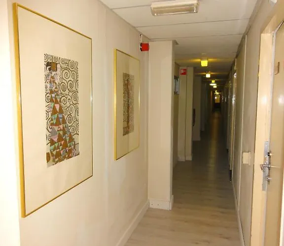 Hostel Budget Hostel Bargain Toko