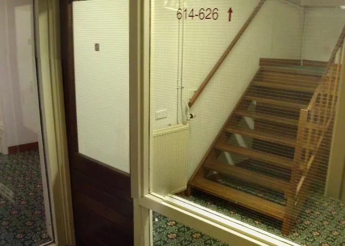 Hostel Budget Hostel Bargain Toko