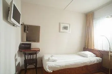 Budget Hostel Bargain Toko *